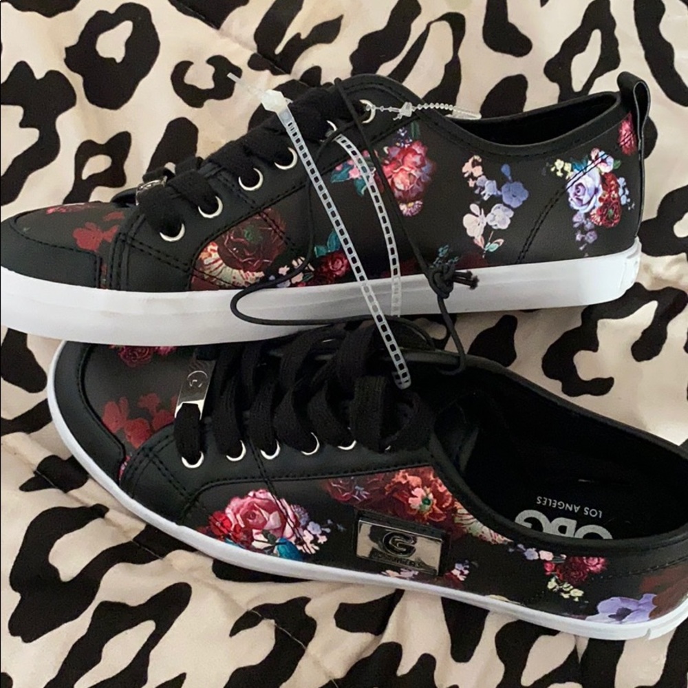 GUESS SHOES